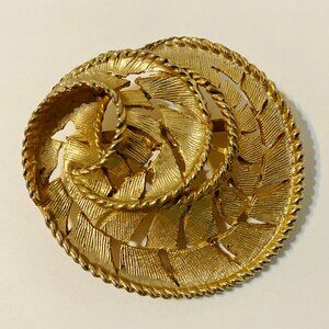 Swirl Pin Brooch Gold Tone Layered Textured Metal Leaf Cut Out Rope Edge Vintage